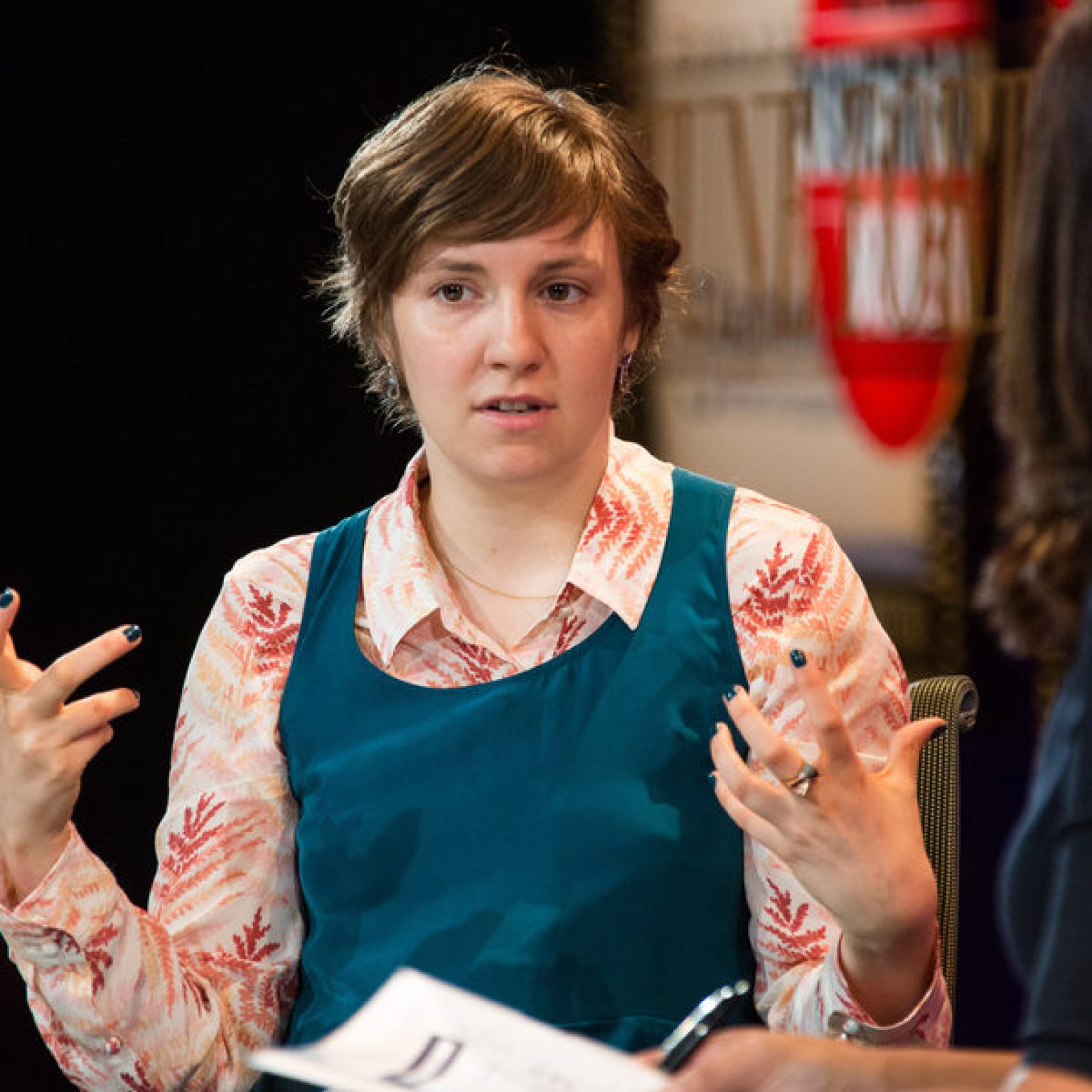 Lena Dunham Calls Out AA for Alleged Transphobic Behavior Lena Dunham Calls Out AA for Alleged Transphobic Behavior