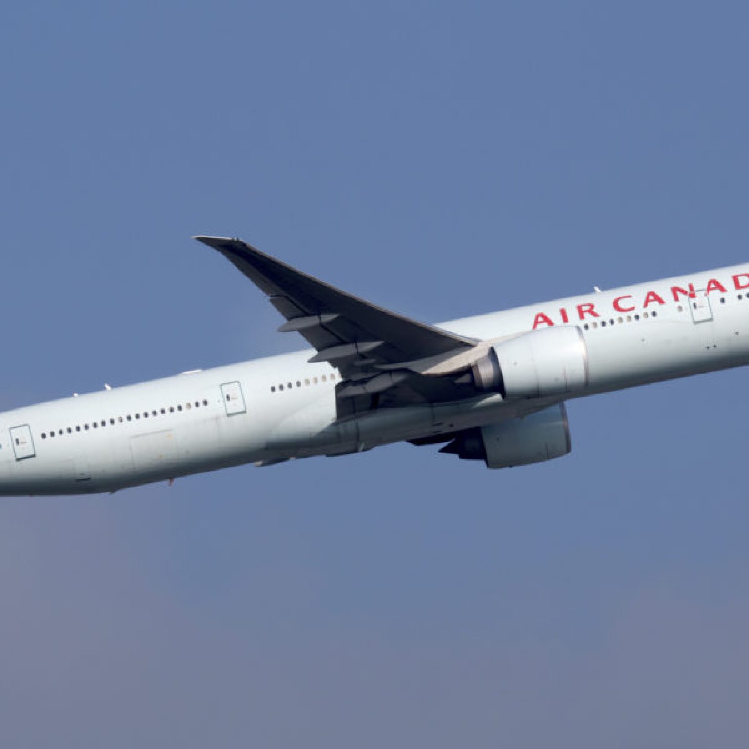 United Shoots Down JetBlue Request for Information in Air Canada Venture