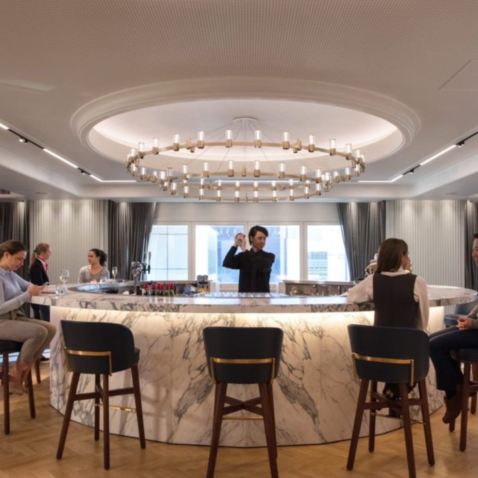 Qantas CEO Reveals London Lounge Users’ Weirdest Requests