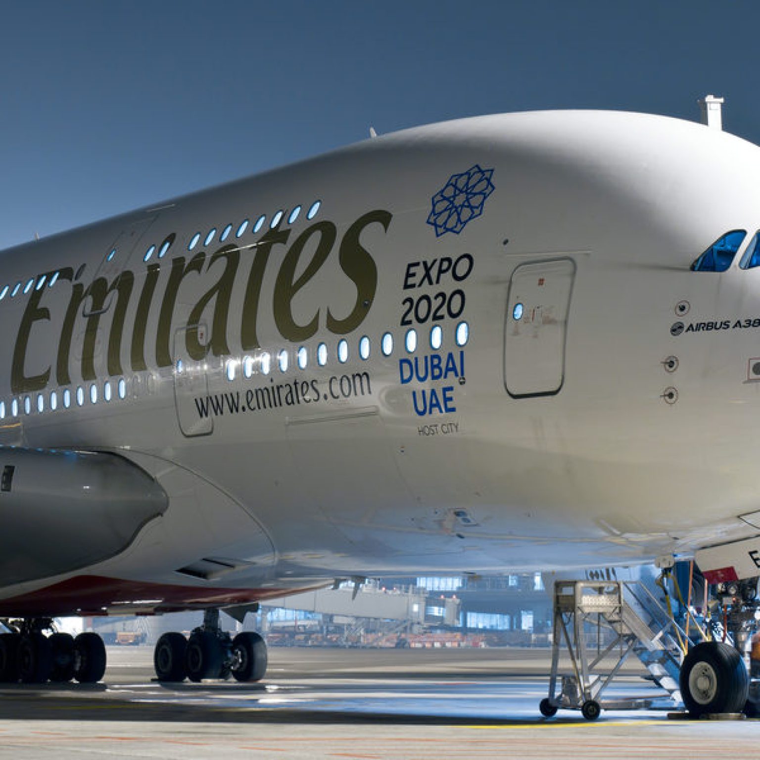 Jeremy Clarkson Films Commercial for Emirates First Class