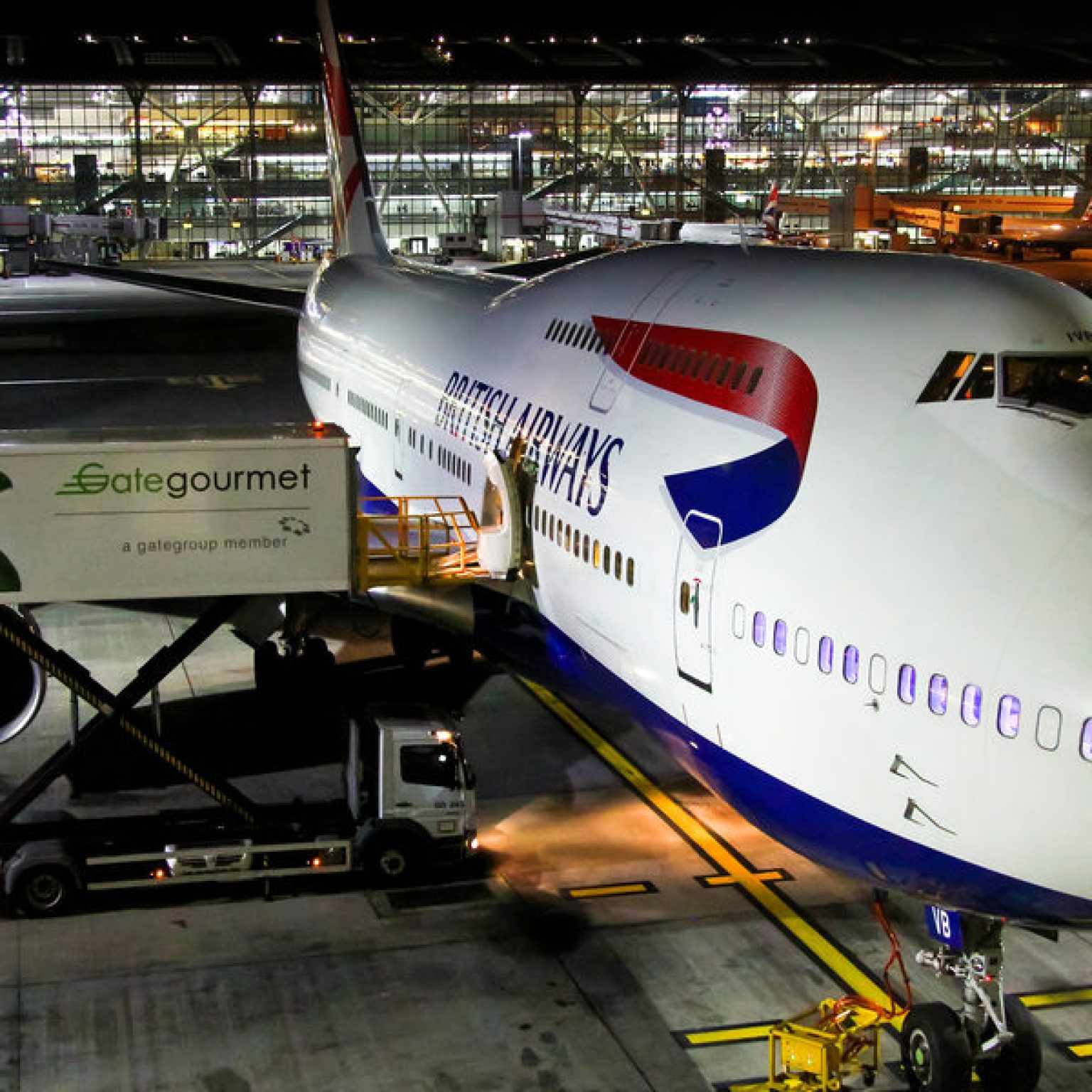 BA CEO: “No Apology” for Dropping Free Food on Flights