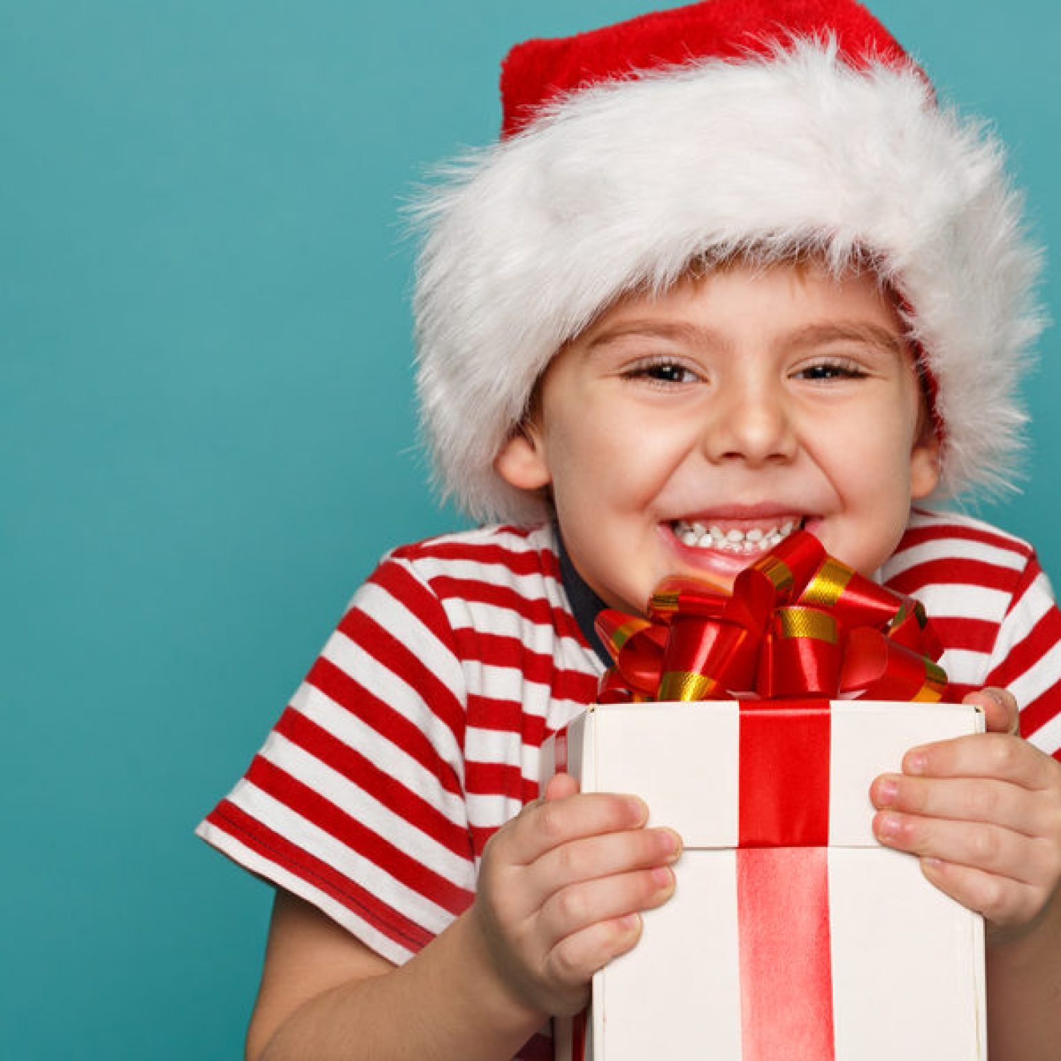 UA Flies Dozens of Children to “The North Pole”