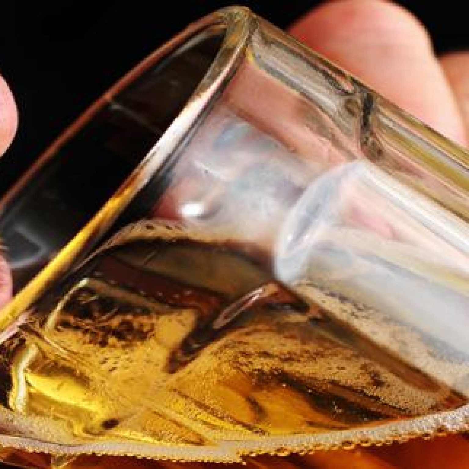 AA to Add Free Wine and Beer to LGA/ORD Flights