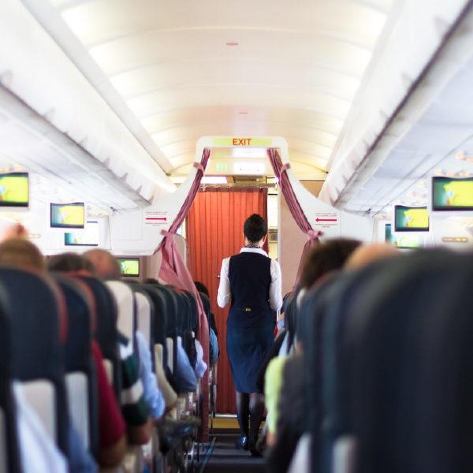 American Airlines Reveals How They Track Customers That Complain Often