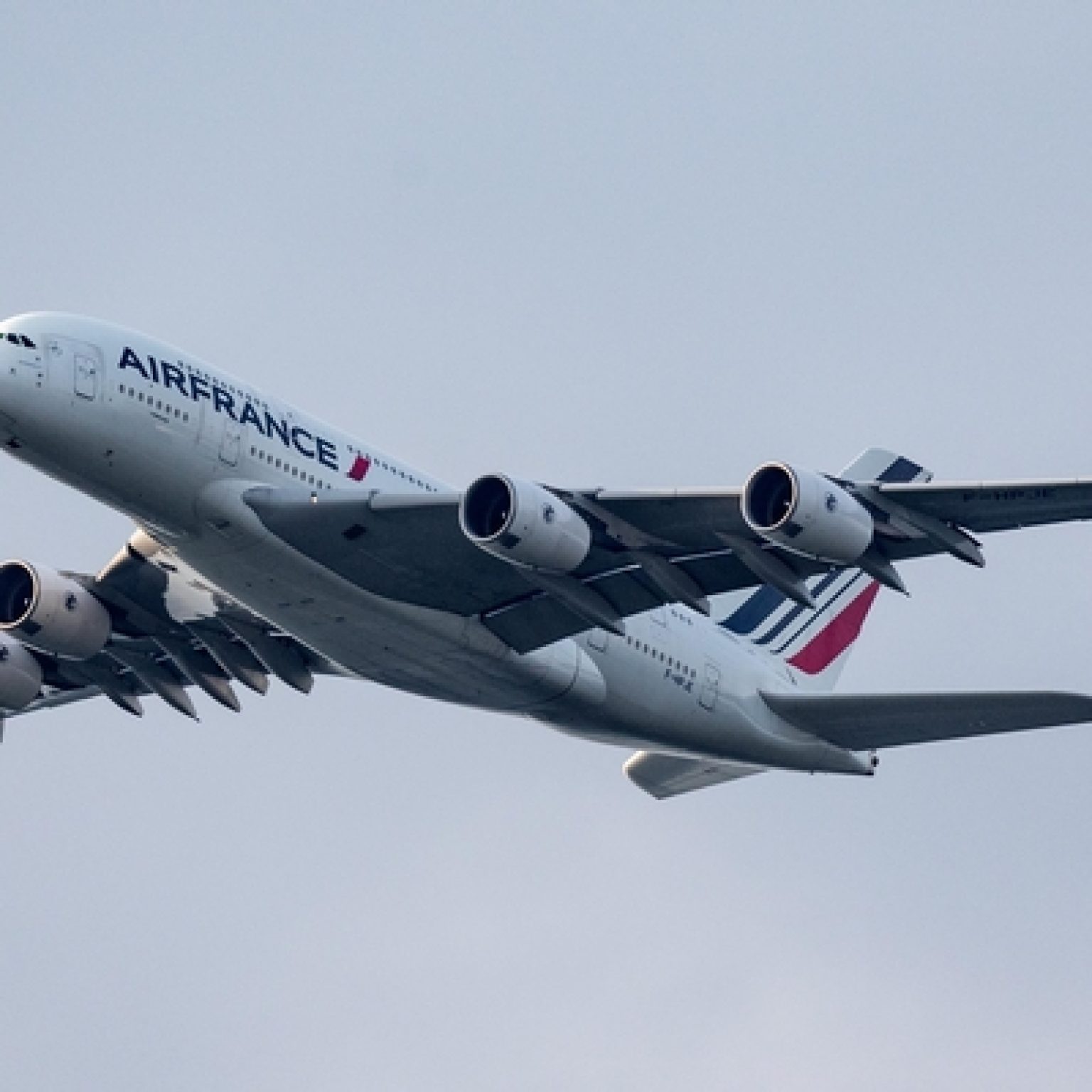 Possible Airstrikes Cause Airlines to Reroute