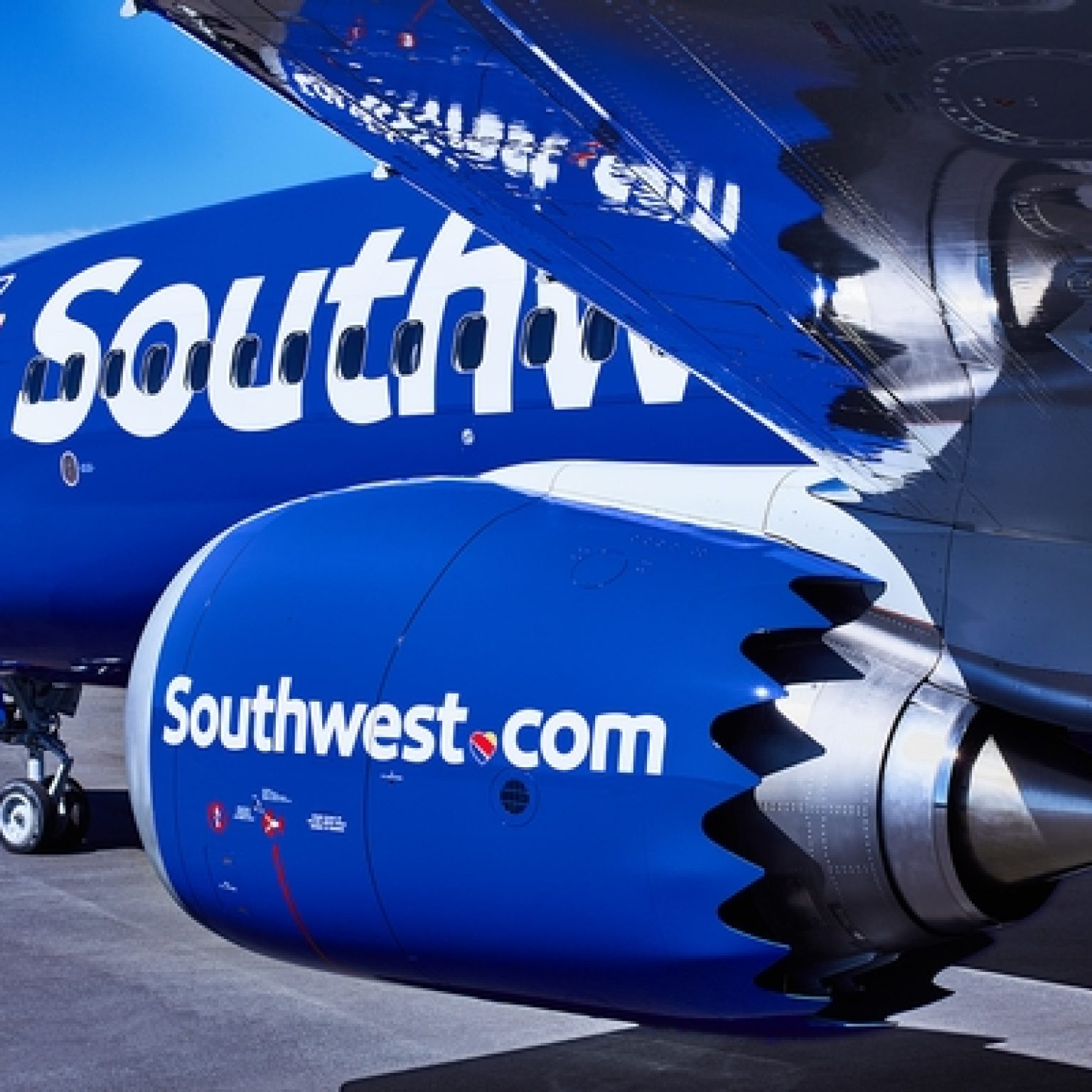 Engine Explosion Forces Southwest Emergency Landing Engine Explosion Forces Southwest Emergency Landing