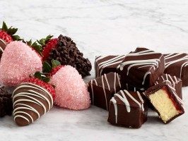 Sharis-Berries-Mothers-Day-Berries-and-Cheesecake-Bites