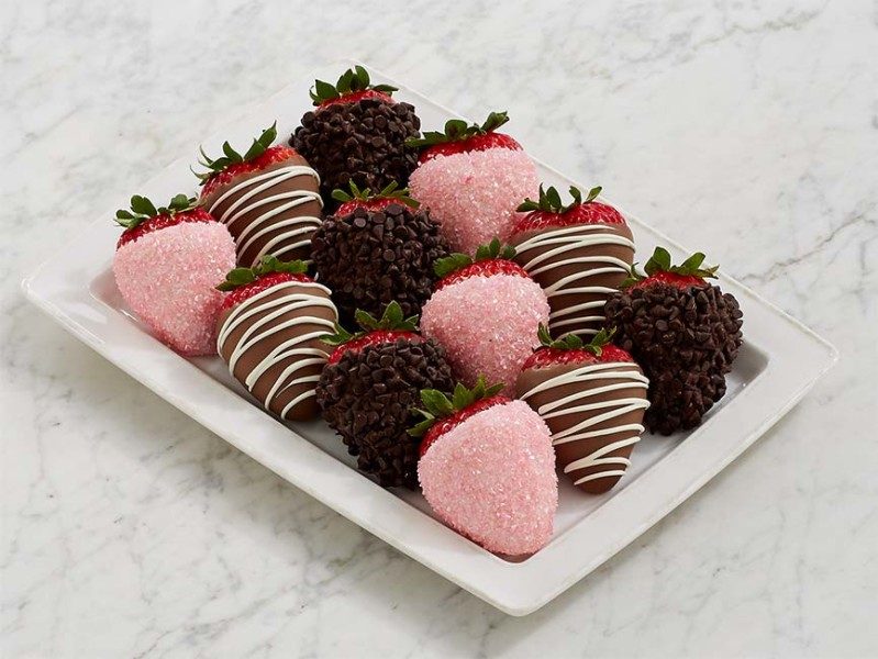 Sharis-Berries-Mothers-Day-chocolate-dipped-strawberries