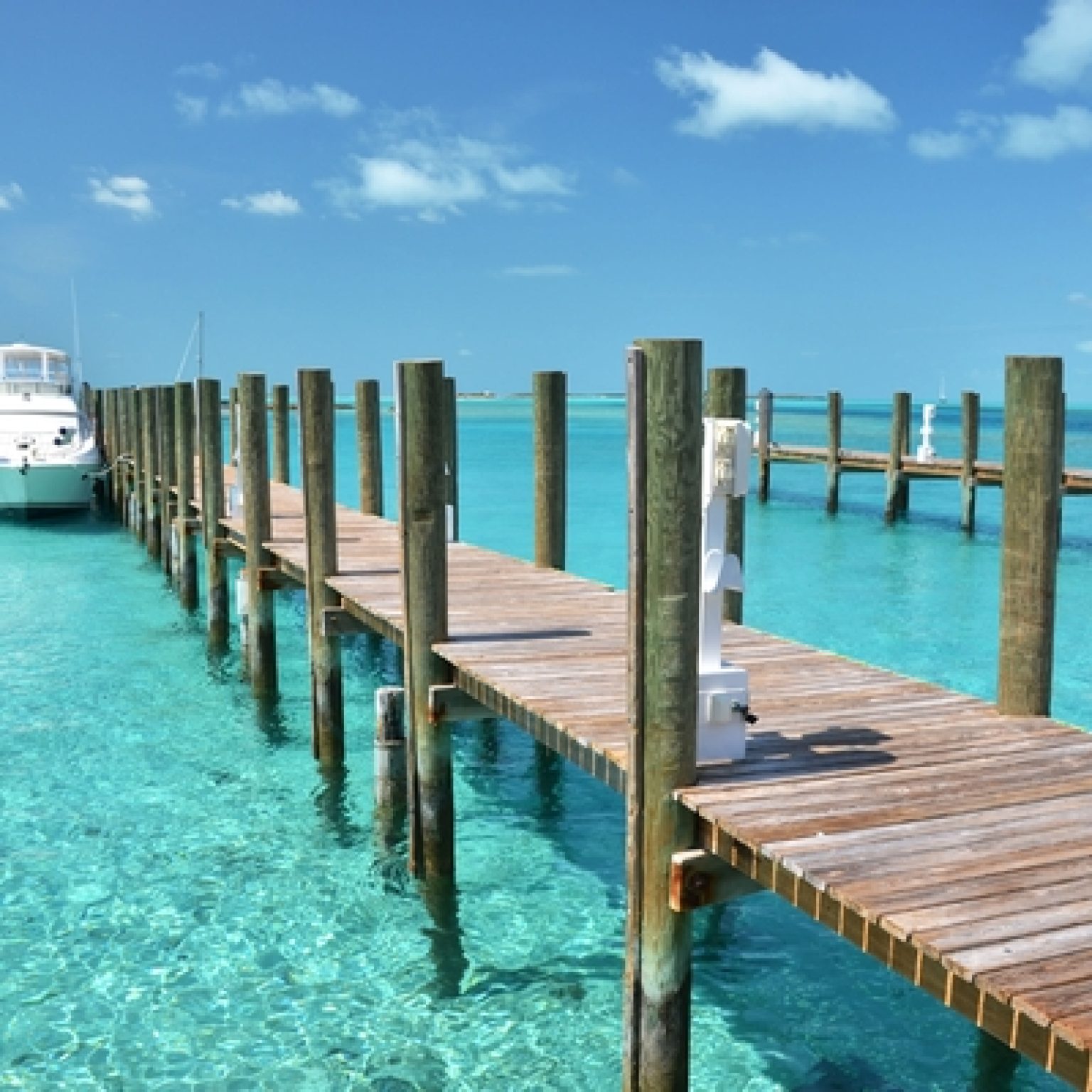 Tour Boat Explosion Kills One, Injures 10 in the Bahamas