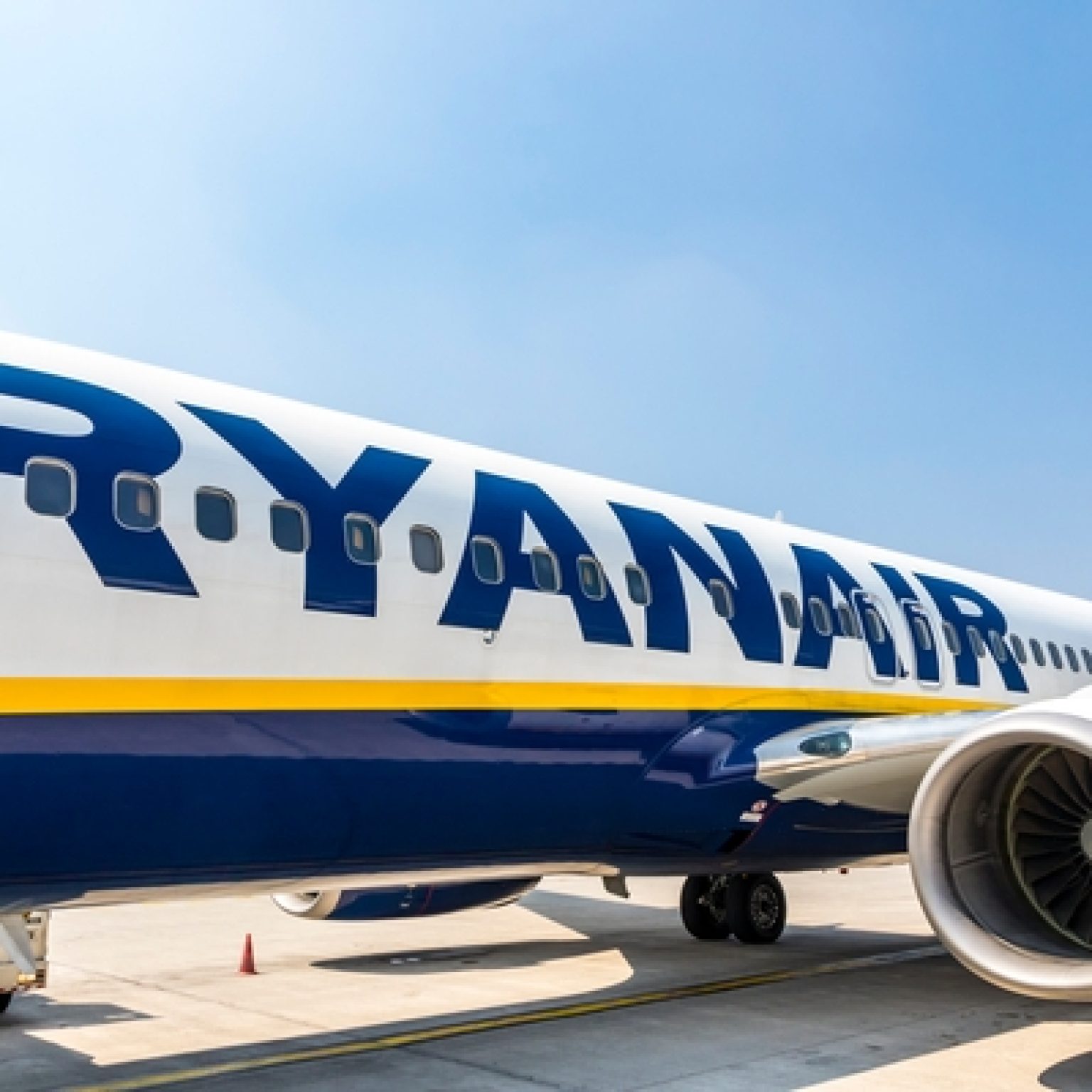 Passengers Hospitalized After Ryanair Flight Loses Cabin Pressure