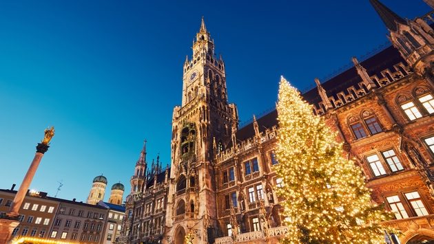 Marienplatz with the Christmas market in Munich, Germany (Chalabala / iStock / Getty Images Plus)
