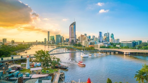Brisbane city skyline and Brisbane river at twilight