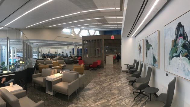 Air Canada Maple Leaf Lounge, LaGuardia