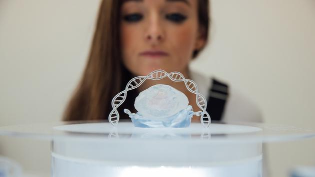 he AER self-packing luggage unit would open only to its owner's touch, using DNA-scanning technology.