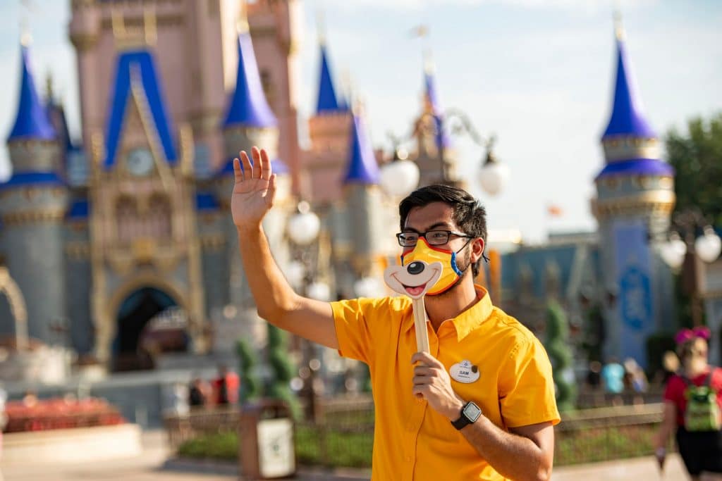 Disney Parks Will Require Masks Indoors Again