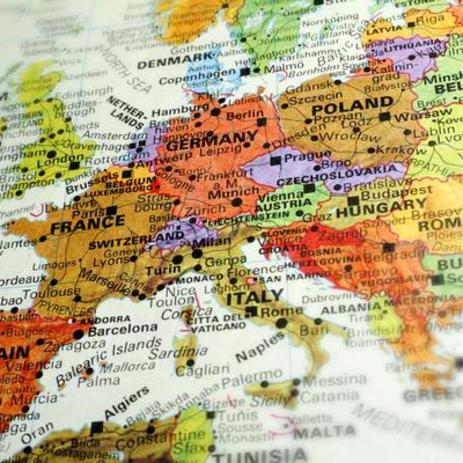 Officials Weigh the Cost of Closing EU’s Borders to American Tourists