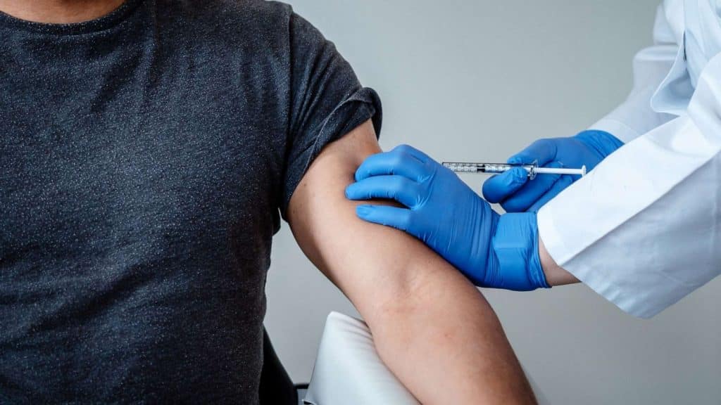 vaccination airlines