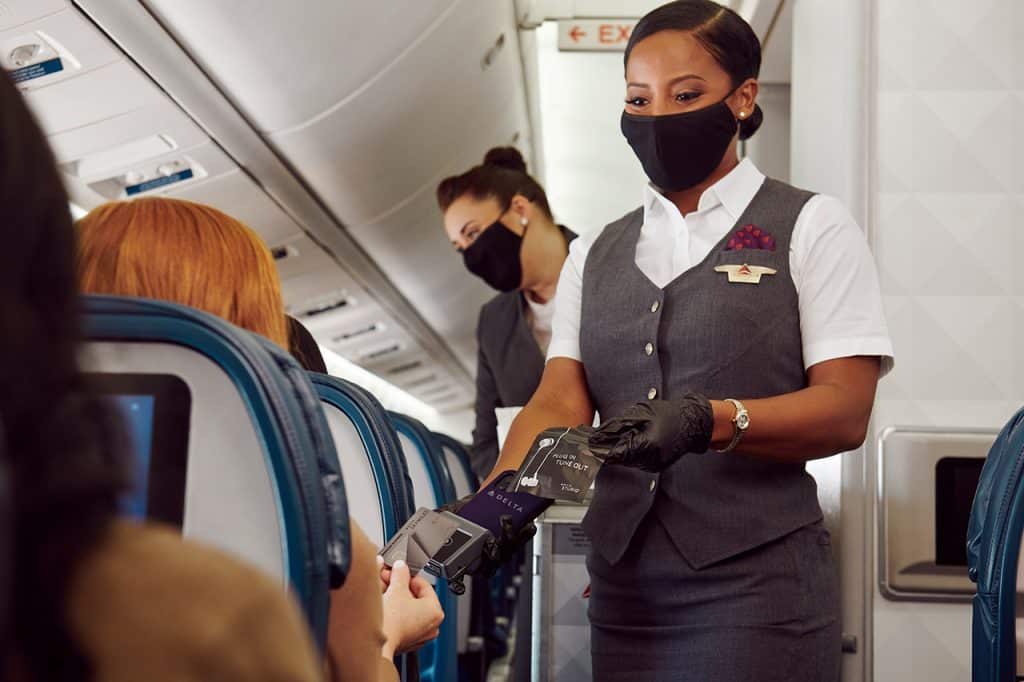 maskless airline passengers