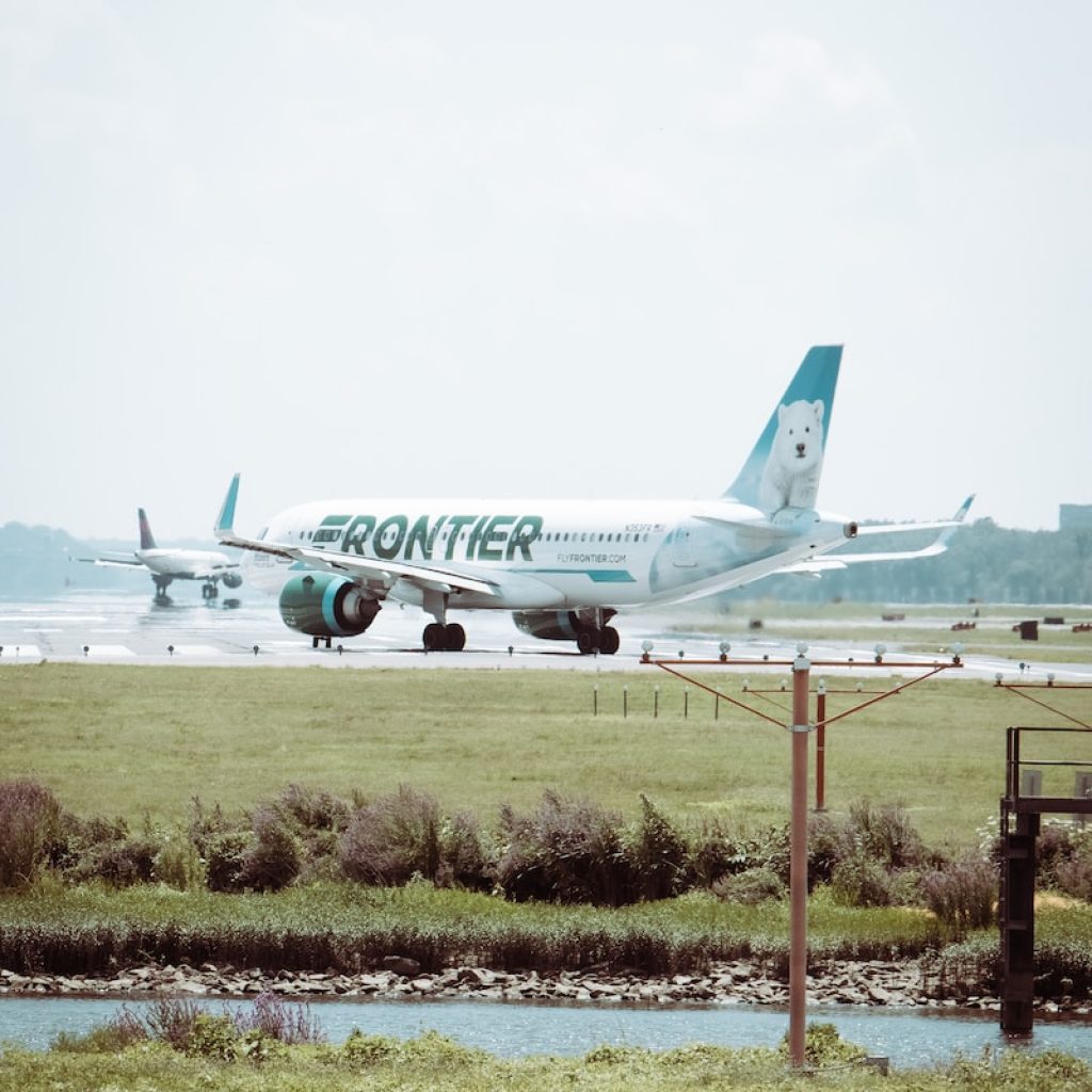 Frontier Airlines announced that it will close check-in counters 1 hour before departure starting August 16