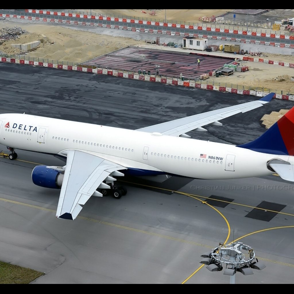 delta air lines fake engine parts