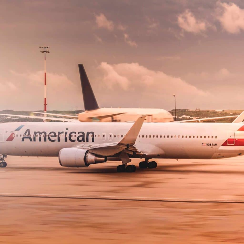 American airlines made a hard landing at Maui