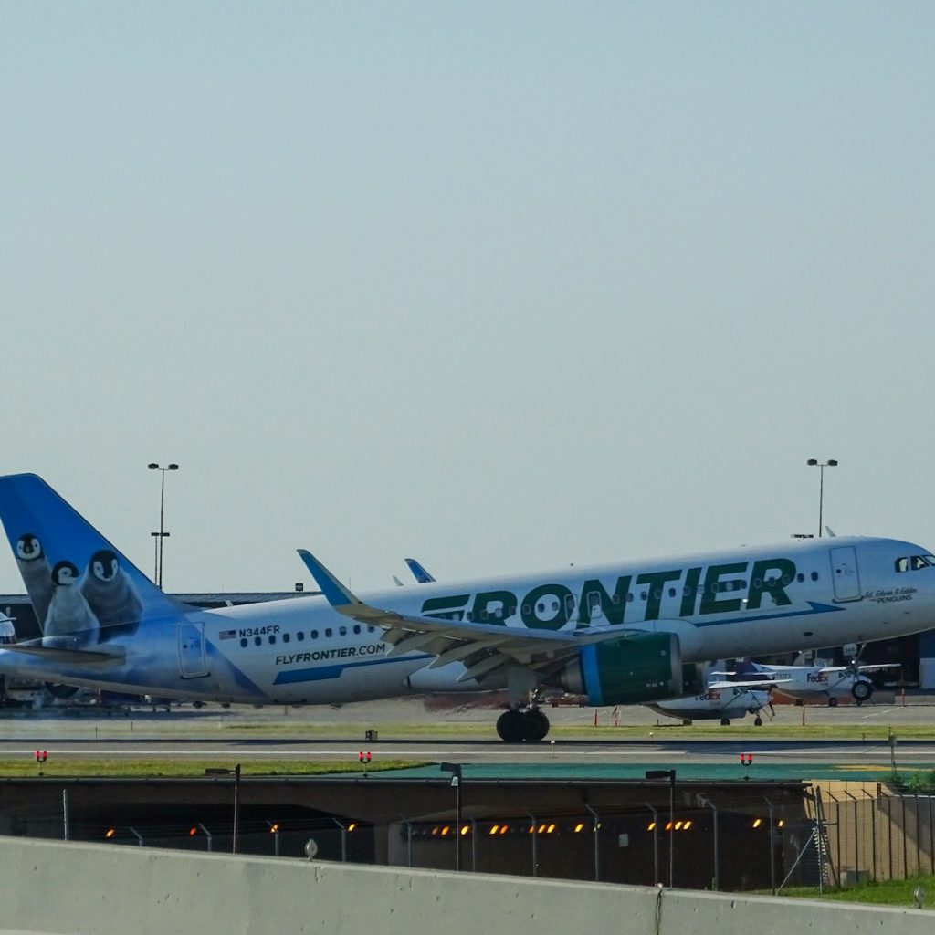 frontier and spirit airlines