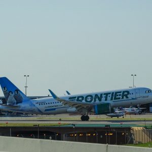 frontier and spirit airlines