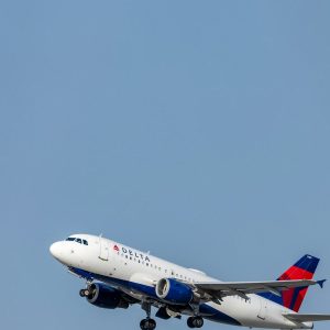 delta and american close call