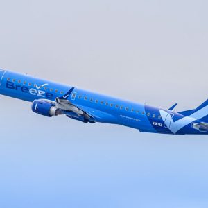 Breeze wants the FAA to keep Spirit's slots away from major airlines